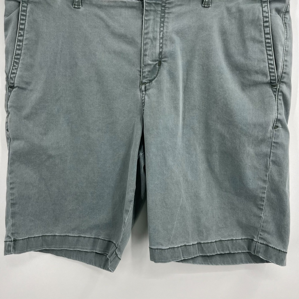Tommy Bahama Chino Shorts Men's 36 Gray Green Flat Front‎ Pockets Logo Relax - Picture 3 of 9